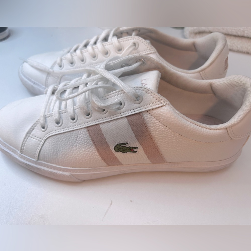 Womens Lacoste Sneakers in Good Conditions 7.5